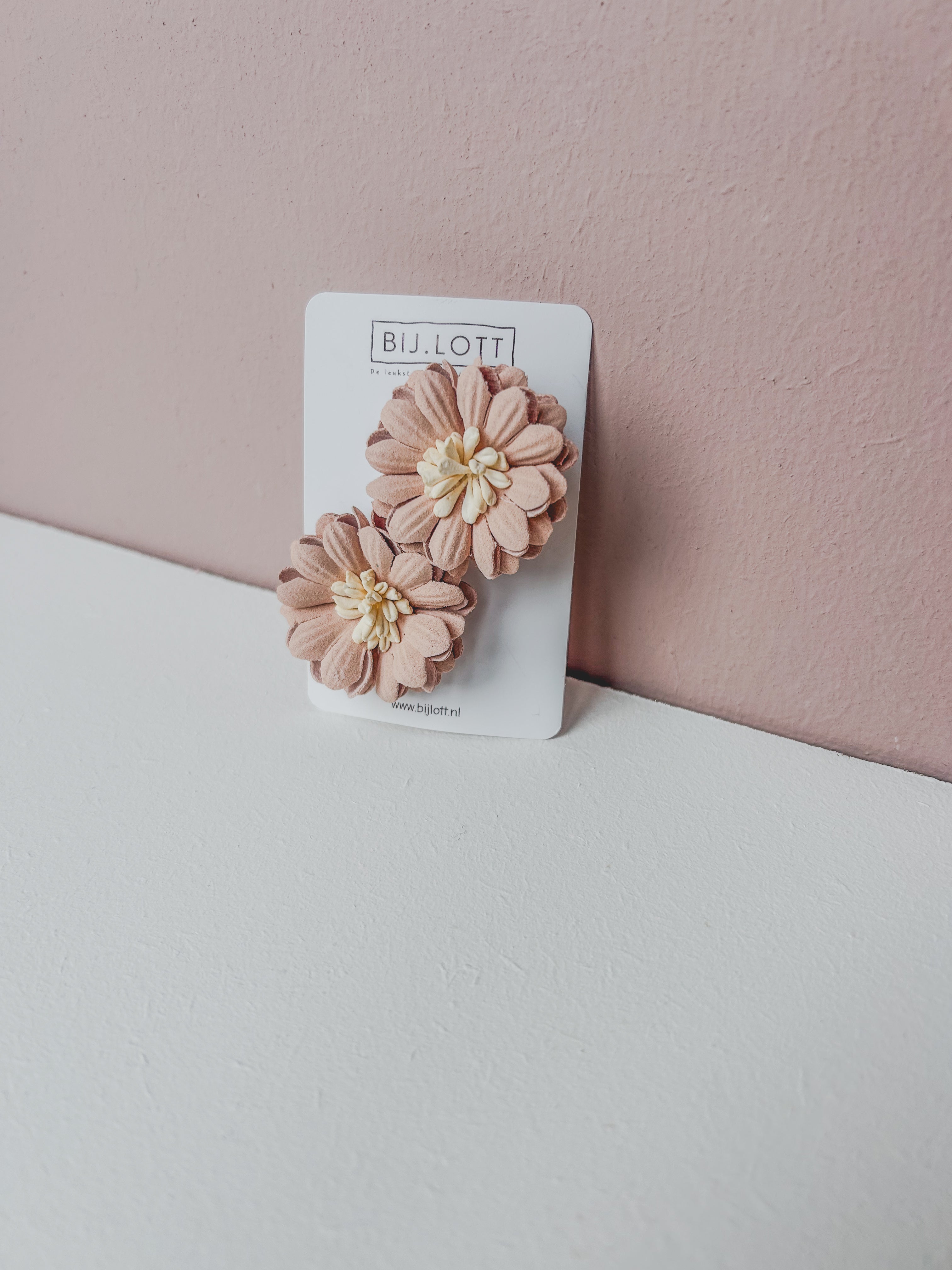 Alligator - Double Flower