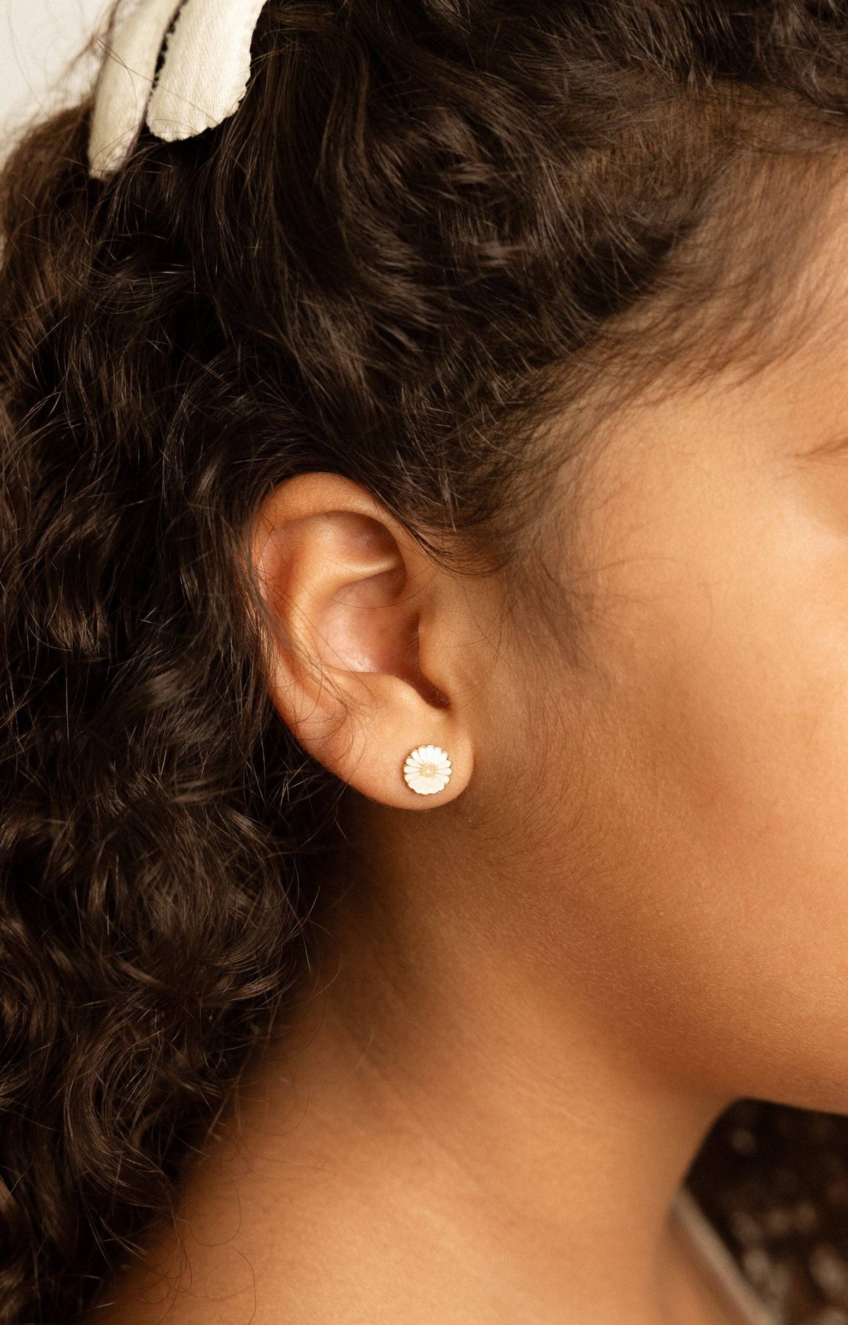 Studs oorbellen- Gouden Madelief